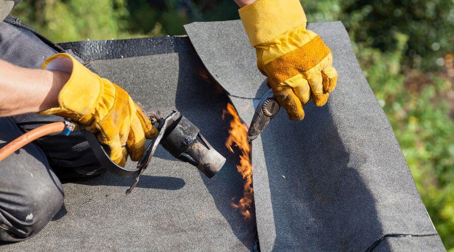Professional gutter cleaning in Holly, CO
